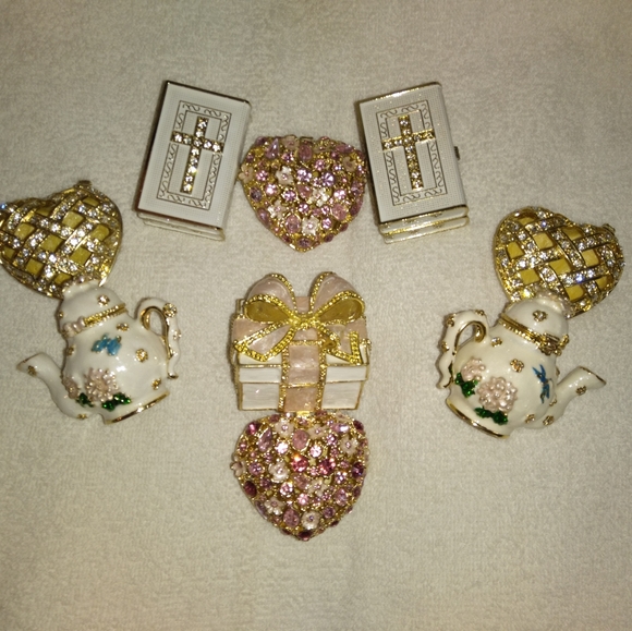 NWT Beautiful Home Decor/Table Decor - Picture 1 of 6